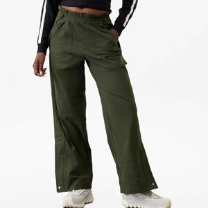 Athleta Womens Trekkie High Rise Parachute Pants Aspen Olive Green Medium Petite